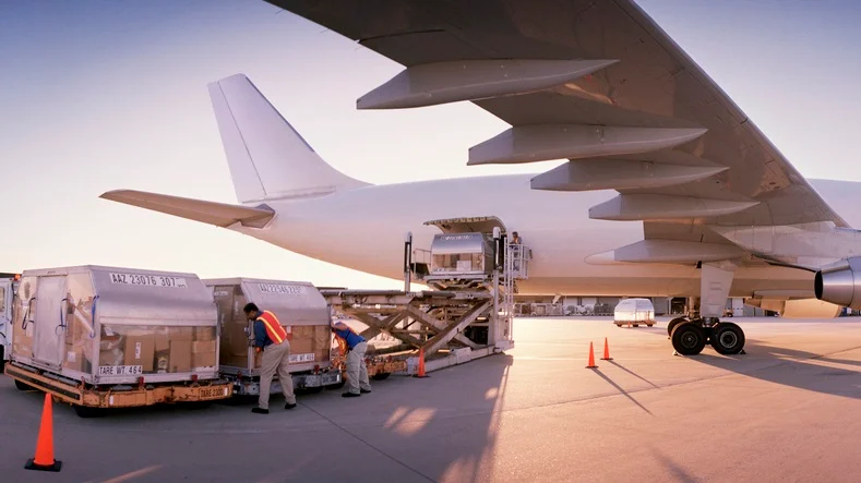 Воздушные перевозки грузов: оптимальное решение для эффективной логистики