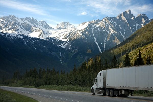 На что стоит обратить внимание при перевозке длинномерных грузов?